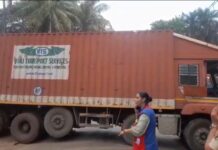 चिपळूण ; रिलायन्स स्मार्टसमोर कंटेनर अडवा ; वाहतूक तासभर ठप्प