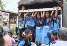 स्पर्धेच्या नावाखाली विद्यार्थ्यांचा जीव धोक्यात; दापोलीतील वाहतुकीचा धक्कादायक प्रकार