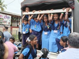 स्पर्धेच्या नावाखाली विद्यार्थ्यांचा जीव धोक्यात; दापोलीतील वाहतुकीचा धक्कादायक प्रकार