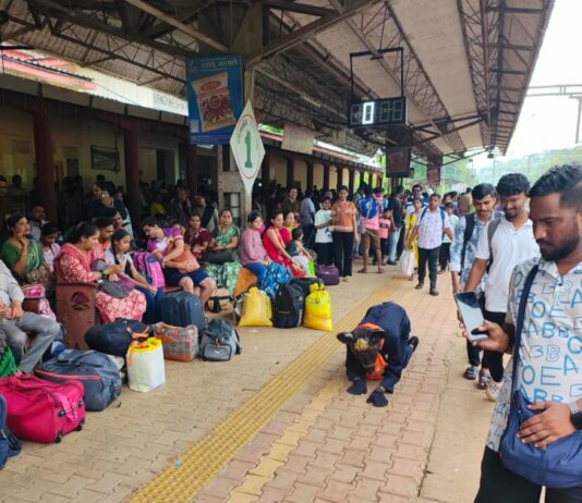 ‘उंदीरमामा’ उतरले मैदानात; संगमेश्वरच्या चार एक्सप्रेसच्या थांब्यासाठी आवाज बुलंद!